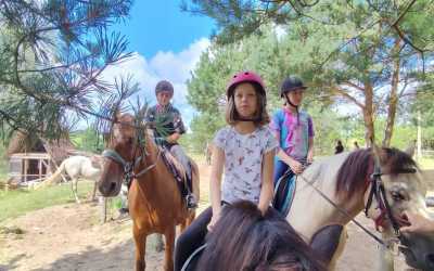 Obóz młodzieżowy, Piecki - obóz konny Mazurskie Chaty, 10 dni 10-14 lat